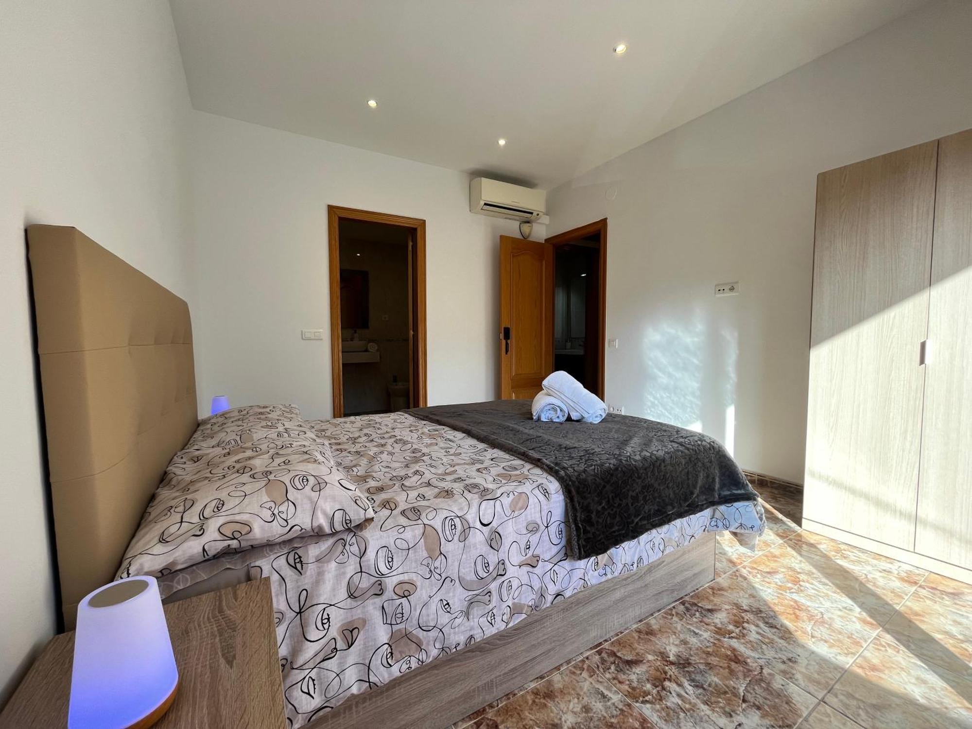 Amplio Apartamento, 5 Camas ซานต์ เอสเตเว เซสโรวิเรส ภายนอก รูปภาพ