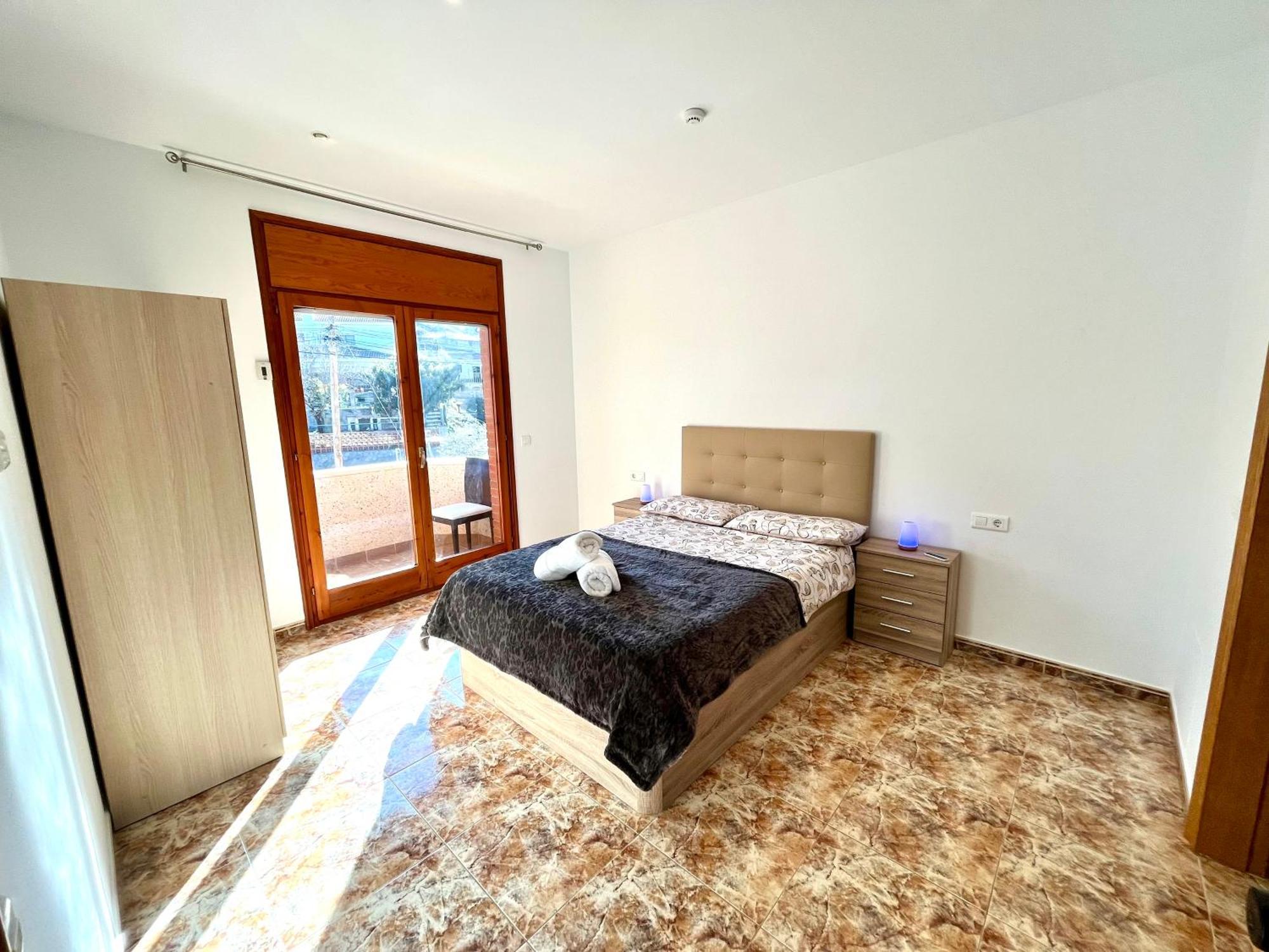 Amplio Apartamento, 5 Camas ซานต์ เอสเตเว เซสโรวิเรส ภายนอก รูปภาพ