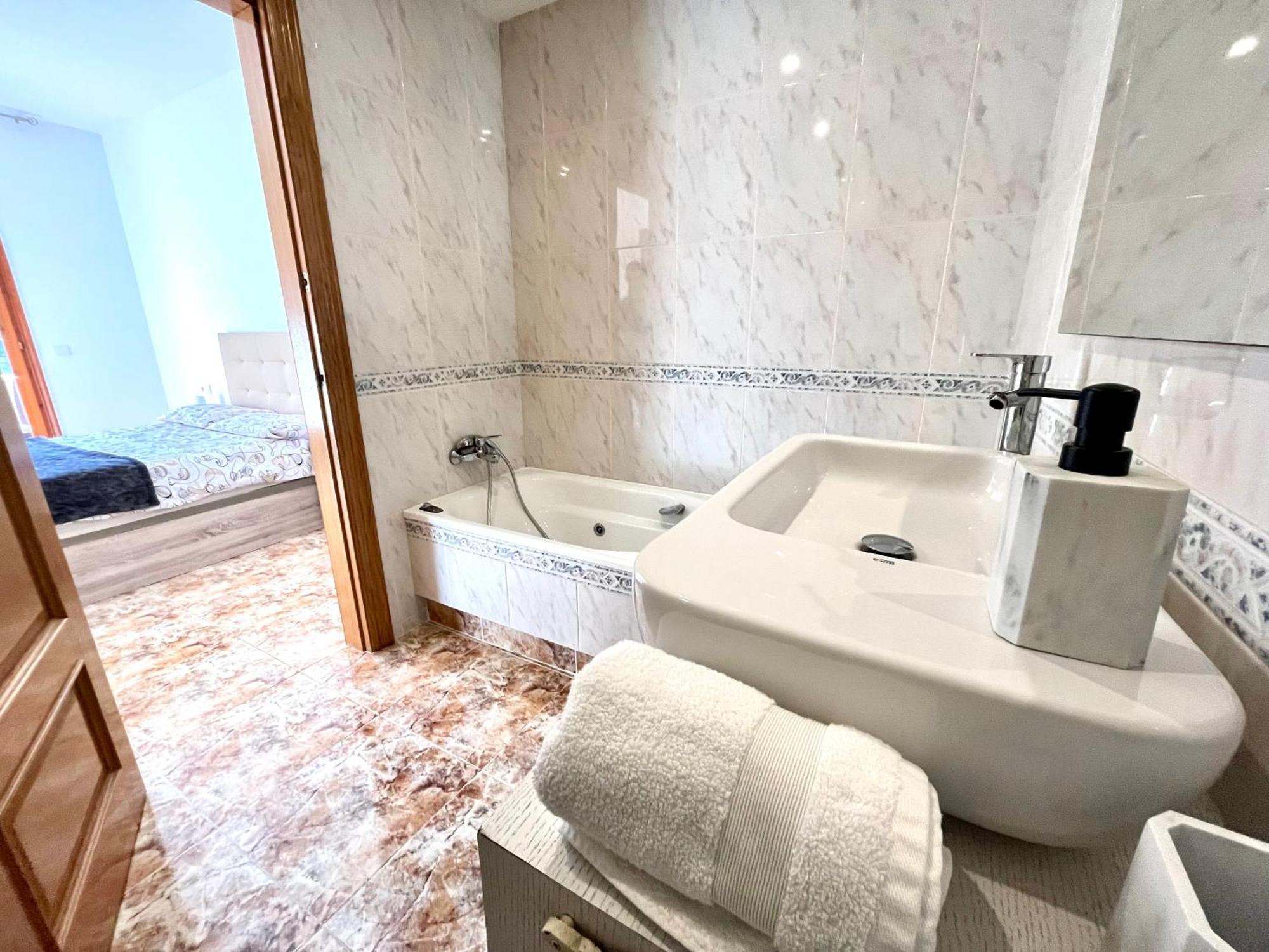 Amplio Apartamento, 5 Camas ซานต์ เอสเตเว เซสโรวิเรส ภายนอก รูปภาพ