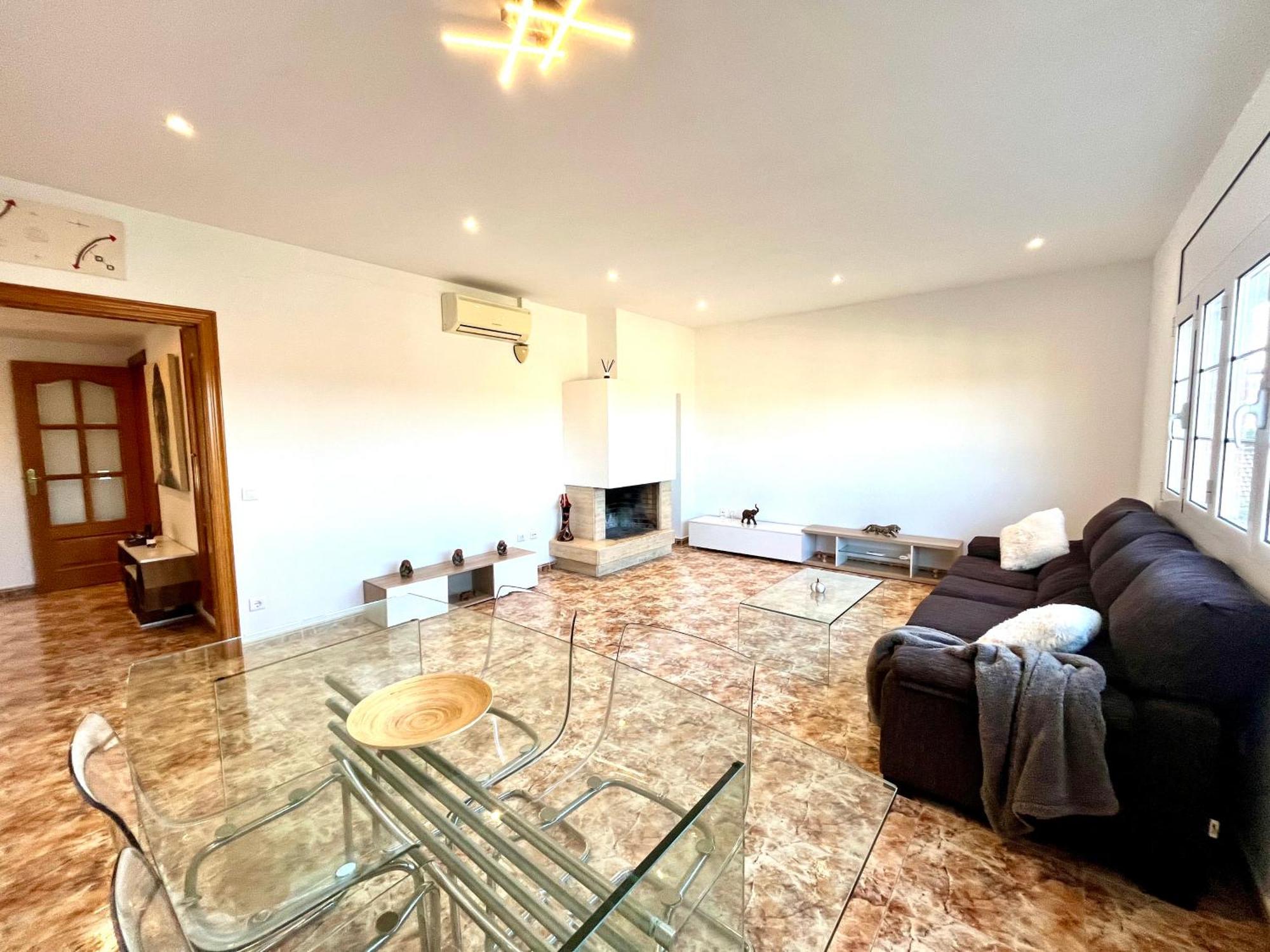 Amplio Apartamento, 5 Camas ซานต์ เอสเตเว เซสโรวิเรส ภายนอก รูปภาพ
